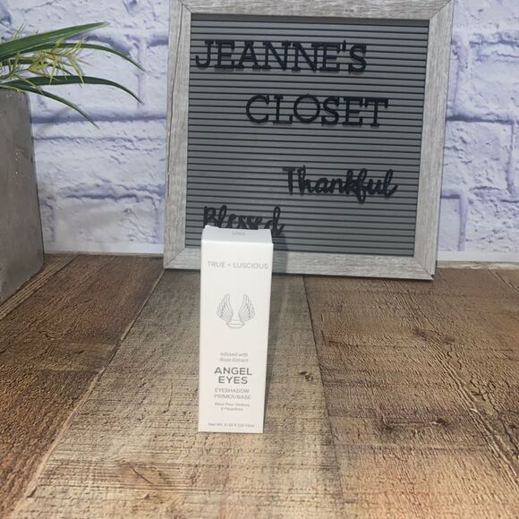 true + Luscious Other - Angel Eyes Eyeshadow Primer by True + Luscious - light nude